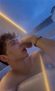 8C07C4D5-A2F7-41E0-9393-5F52433FFDFC